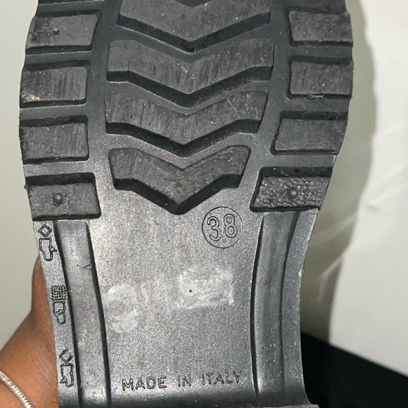 Authentic Burberry rain boots - Picture 8 of 8